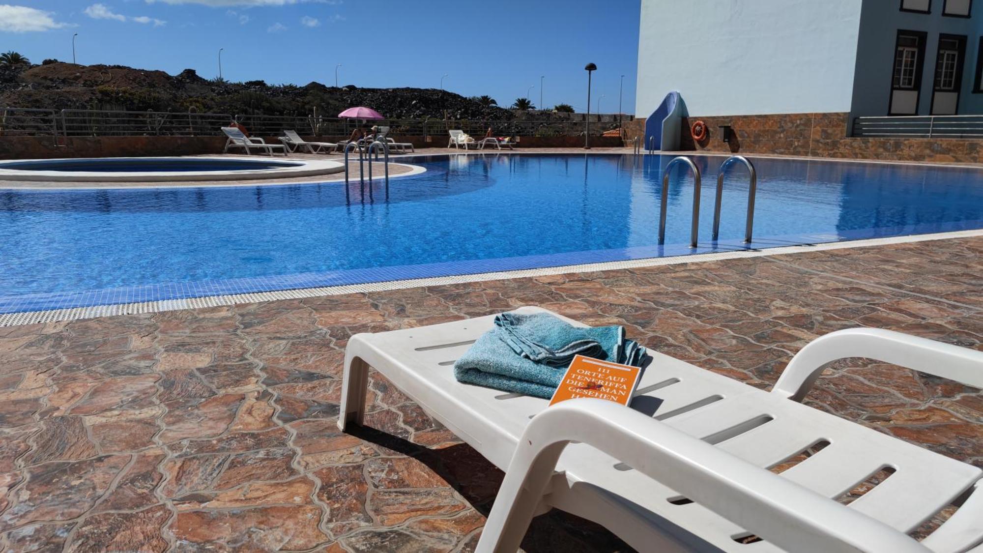 Huebsche Ferienwohnung Mit 2 Schlafzimmern, Pool Und Wlan, Strandnaehe カジャオ・サルバヘ エクステリア 写真