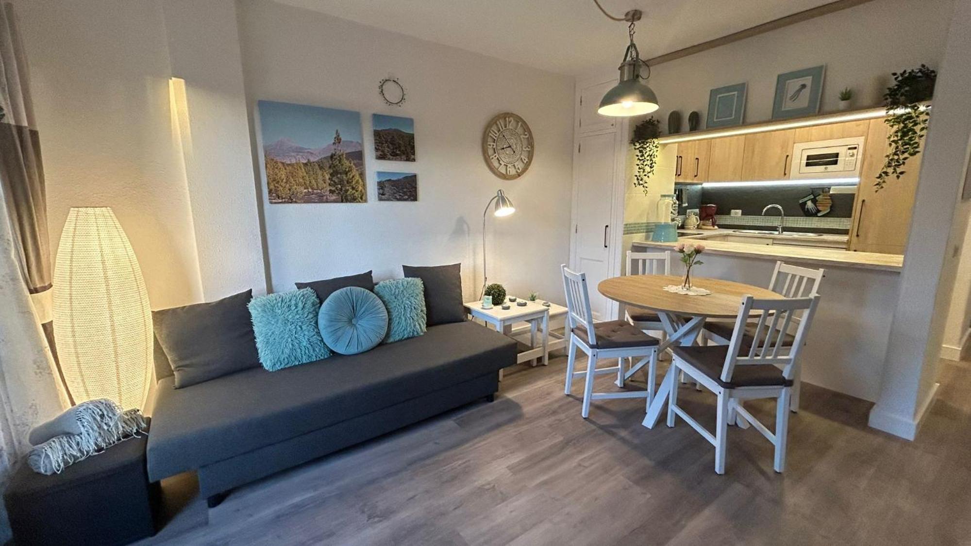 Huebsche Ferienwohnung Mit 2 Schlafzimmern, Pool Und Wlan, Strandnaehe カジャオ・サルバヘ エクステリア 写真